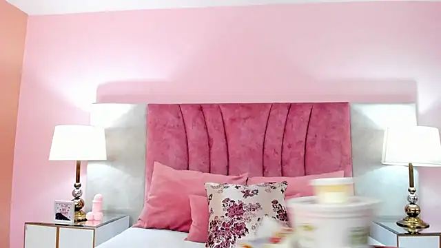 SophiaLaurens online show from February 2025 07:31:02 PM