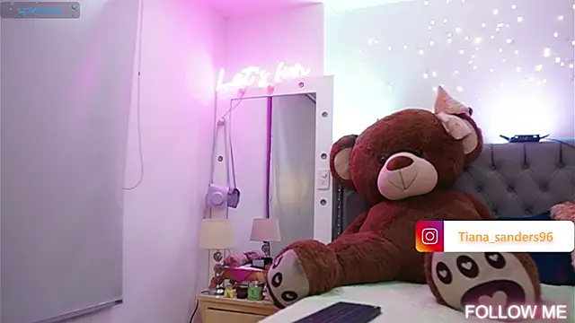 Snapshot of Tiana_sanders chatting on January 2025 04:20:01 AM Tiana sanders online show from January 2025 04:20:01 AM