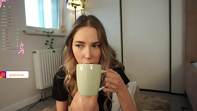 Snapshot of heidas_dream chatting on October 2025 06:12:01 AM heidas dream online show from October 2025 06:12:01 AM