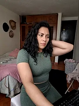 Thaliacooper  online show from March 2025 09:29:01 PM