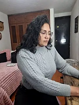 Thaliacooper  online show from September 2025 11:39:02 PM