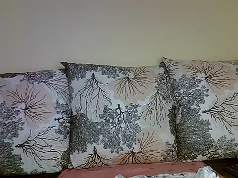 Oliviia  online show from December 2024 12:28:02 PM