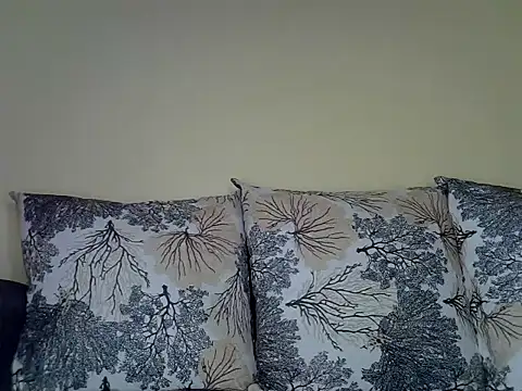 Oliviia  online show from January 2025 09:17:02 AM