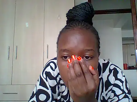 Oliviia  online show from October 2025 05:52:01 AM