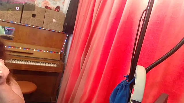 Snapshot of RoseRed69 chatting on December 2025 05:45:02 AM RoseRed69 online show from December 2025 05:45:02 AM