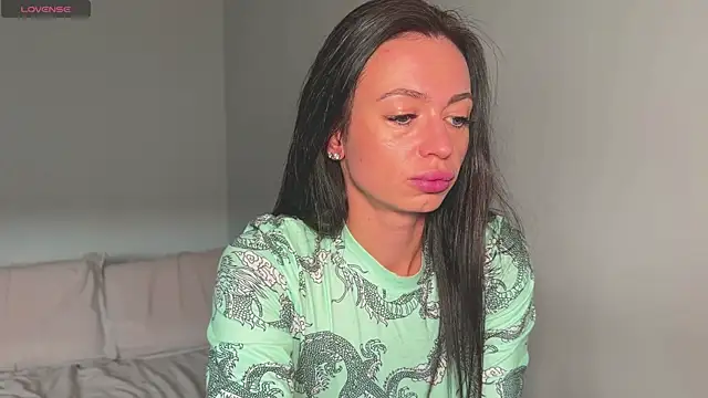 Snapshot of Melanisoul chatting on April 2026 04:10:02 AM Melanisoul online show from April 2026 04:10:02 AM