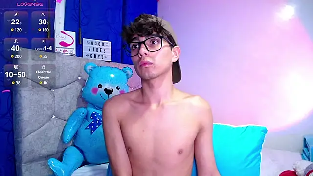 OwenBluee online show from December 2024 10:56:02 AM