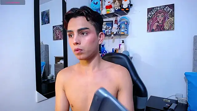 OwenBluee online show from February 2026 05:27:02 PM