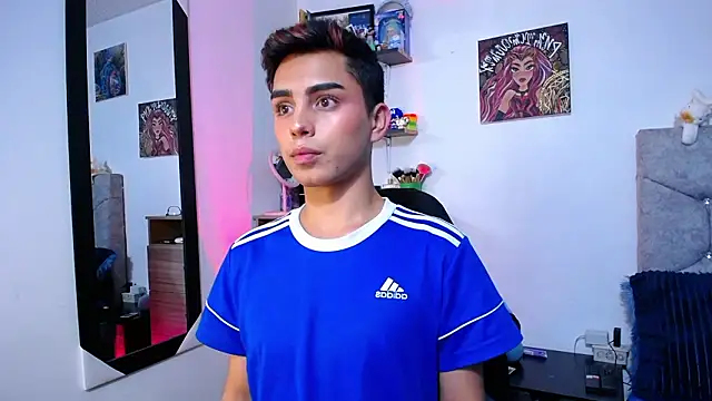 OwenBluee online show from March 2026 06:17:01 AM