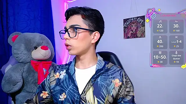 OwenBluee online show from May 2026 11:11:01 PM
