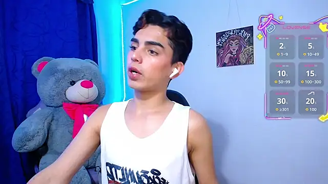 OwenBluee online show from May 2026 05:07:02 PM