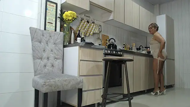 Snapshot of Jadeee_ chatting on February 2025 09:38:01 PM Jadeee online show from February 2025 09:38:01 PM