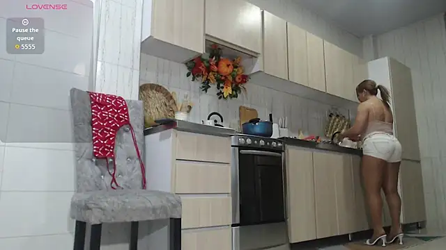 Snapshot of Jadeee_ chatting on September 2025 10:43:01 PM Jadeee online show from September 2025 10:43:01 PM