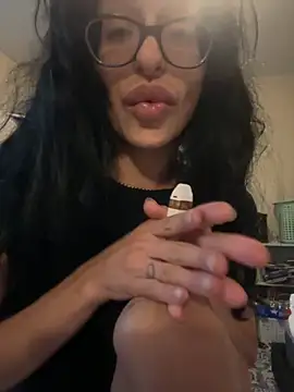 myloveforyouu online show from November 2025 02:43:02 PM