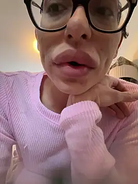 myloveforyouu online show from February 2026 02:25:02 PM