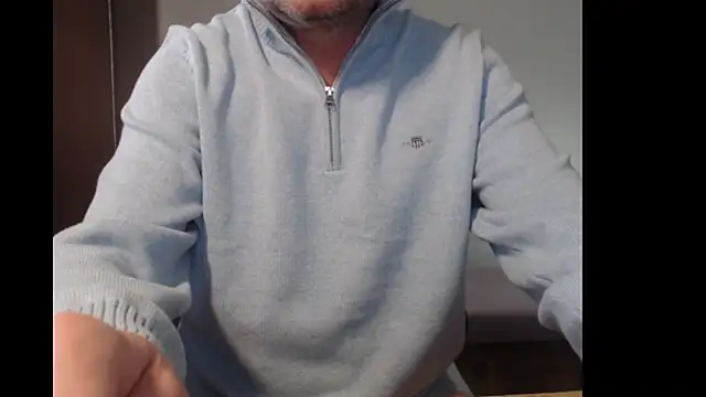 Snapshot of tuttiluss44 chatting on December 2024 08:58:02 AM tuttiluss44 online show from December 2024 08:58:02 AM