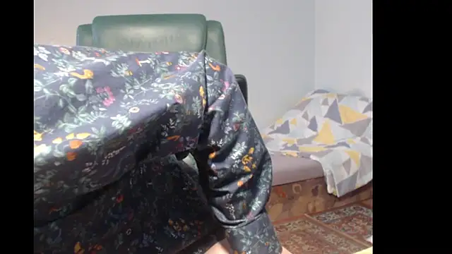 Snapshot of tuttiluss44 chatting on November 2025 10:03:02 AM tuttiluss44 online show from November 2025 10:03:02 AM