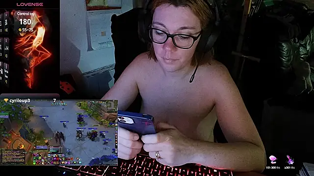 Snapshot of lili-hot-77 chatting on December 2024 08:04:02 PM lili-hot-77 online show from December 2024 08:04:02 PM