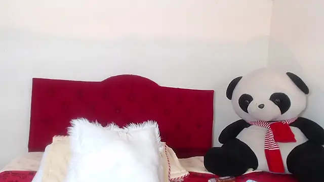 Snapshot of Luluu_08 chatting on February 2025 08:11:02 PM Luluu 08 online show from February 2025 08:11:02 PM