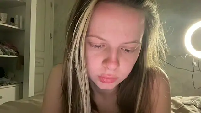 wrenlie online show from May 2026 12:29:02 AM