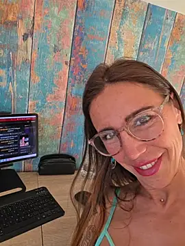 Klamsine online show from April 2026 04:52:02 AM