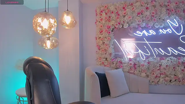 Snapshot of ArianaDumont chatting on October 2025 11:55:02 AM ArianaDumont online show from October 2025 11:55:02 AM