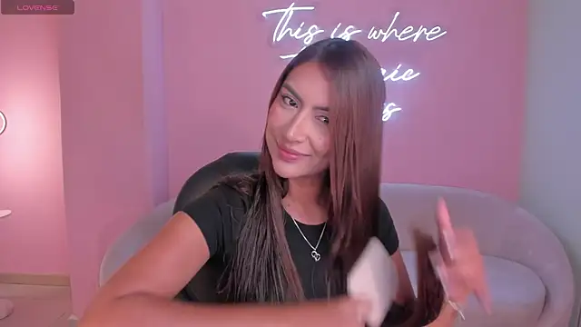Snapshot of ArianaDumont chatting on July 2026 11:27:01 AM ArianaDumont online show from July 2026 11:27:01 AM