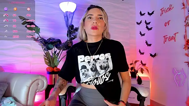 Snapshot of mariablonde_ chatting on October 2025 09:37:01 PM mariablonde online show from October 2025 09:37:01 PM