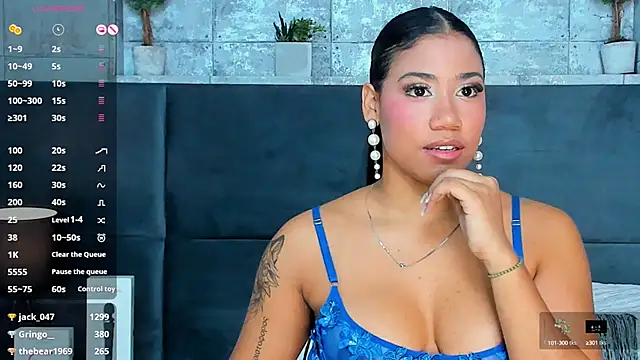 Snapshot of Salome_Diaz_ chatting on February 2025 07:31:02 PM Salome Diaz online show from February 2025 07:31:02 PM