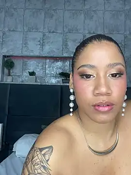 Snapshot of Salome_Diaz_ chatting on March 2025 05:17:02 PM Salome Diaz online show from March 2025 05:17:02 PM