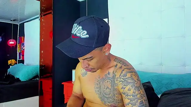 Damian09  online show from December 2024 07:33:02 AM