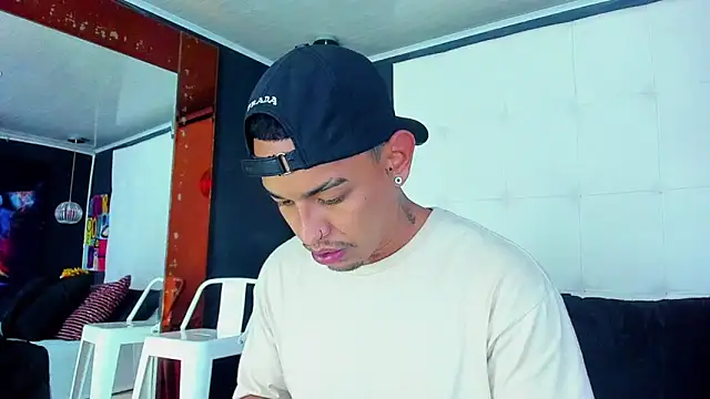 Damian09  online show from March 2025 11:25:02 AM