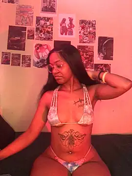 Snapshot of naughtybitches5 chatting on March 2026 06:02:02 AM naughtybitches5 online show from March 2026 06:02:02 AM