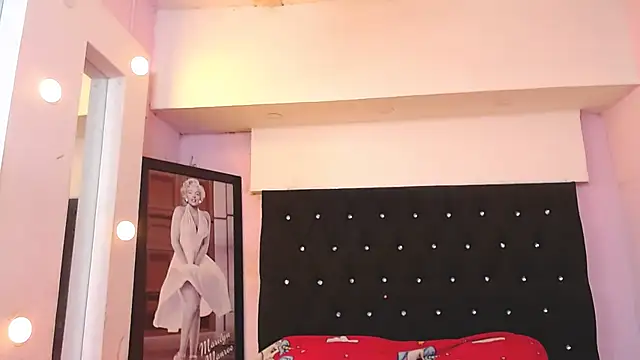 Snapshot of kittybonxx chatting on November 2025 11:07:02 PM kittybonxx online show from November 2025 11:07:02 PM