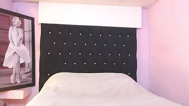 Snapshot of kittybonxx chatting on January 2026 03:47:01 PM kittybonxx online show from January 2026 03:47:01 PM