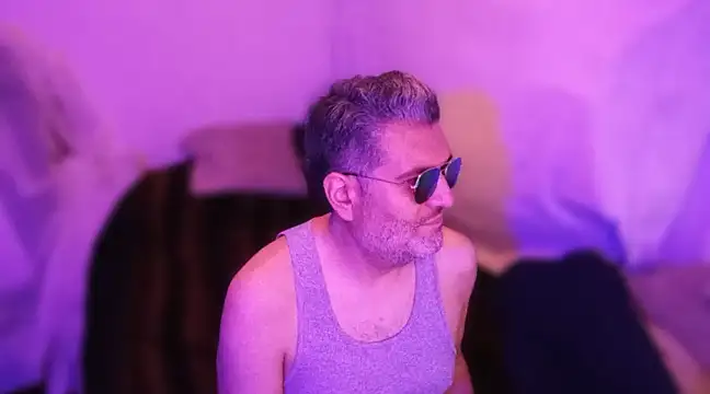 Snapshot of BushBator chatting on January 2025 07:38:01 AM BushBator online show from January 2025 07:38:01 AM