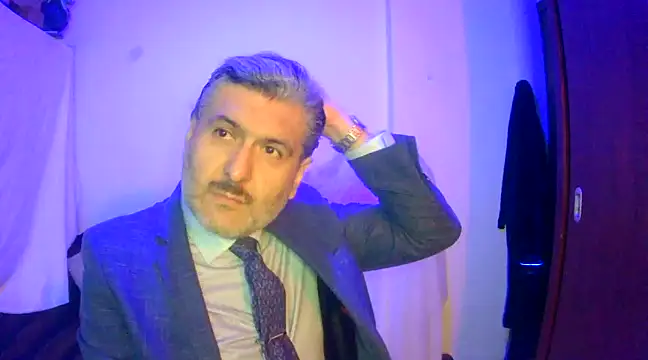 Snapshot of BushBator chatting on March 2025 07:30:02 AM BushBator online show from March 2025 07:30:02 AM