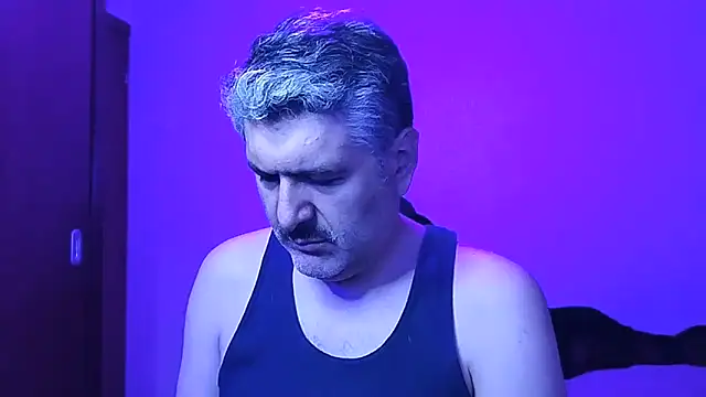 Snapshot of BushBator chatting on November 2025 07:31:02 AM BushBator online show from November 2025 07:31:02 AM