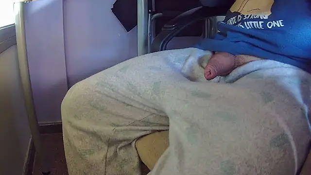 Snapshot of vladimirput4 chatting on February 2025 12:04:02 PM vladimirput4 online show from February 2025 12:04:02 PM