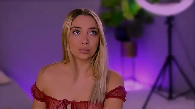 Jessielle online show from October 2025 07:25:02 PM