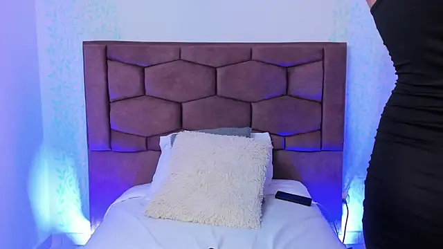 Eva ritz online show from December 2024 06:06:01 PM