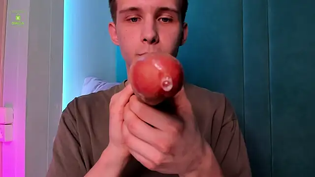 Snapshot of MarkGWalker chatting on January 2025 03:04:02 AM MarkGWalker online show from January 2025 03:04:02 AM