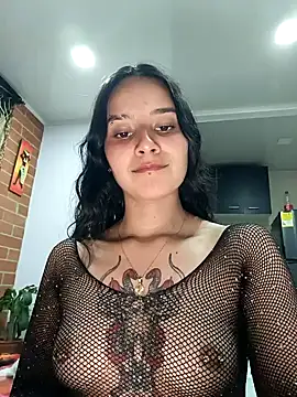 Snapshot of _vaness chatting on December 2024 06:13:02 AM vaness online show from December 2024 06:13:02 AM