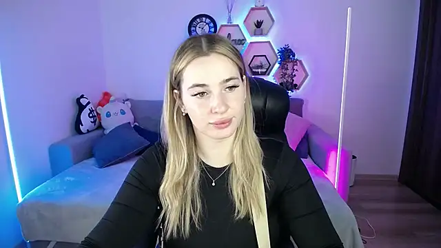 Snapshot of SabrinViolet chatting on November 2025 09:08:01 AM SabrinViolet online show from November 2025 09:08:01 AM