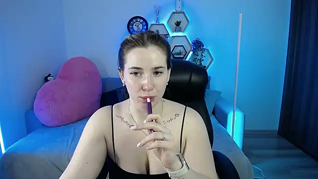 Snapshot of SabrinViolet chatting on January 2026 09:14:02 AM SabrinViolet online show from January 2026 09:14:02 AM