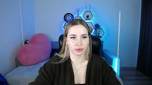 Snapshot of SabrinViolet chatting on January 2026 09:13:02 AM SabrinViolet online show from January 2026 09:13:02 AM