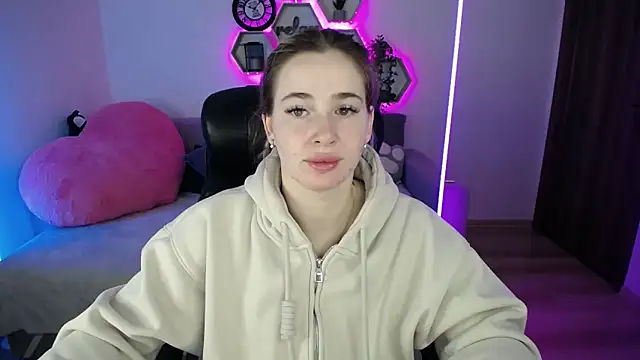 Snapshot of SabrinViolet chatting on February 2026 09:14:01 AM SabrinViolet online show from February 2026 09:14:01 AM