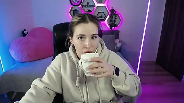 Snapshot of SabrinViolet chatting on February 2026 09:04:02 AM SabrinViolet online show from February 2026 09:04:02 AM