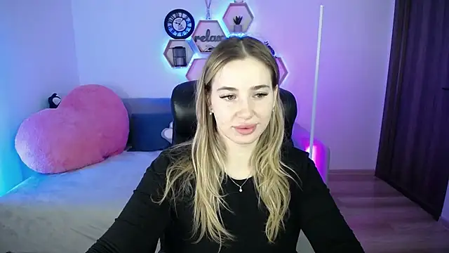 Snapshot of SabrinViolet chatting on February 2026 09:06:01 AM SabrinViolet online show from February 2026 09:06:01 AM