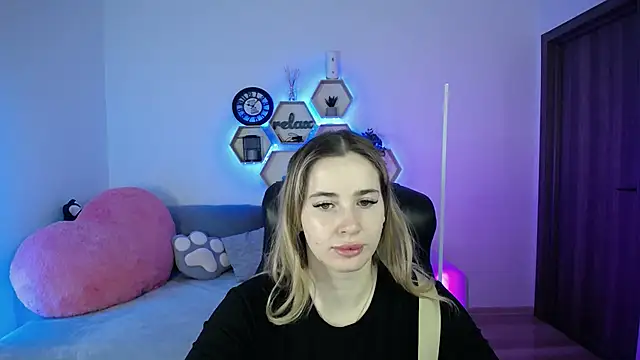 Snapshot of SabrinViolet chatting on February 2026 09:08:02 AM SabrinViolet online show from February 2026 09:08:02 AM